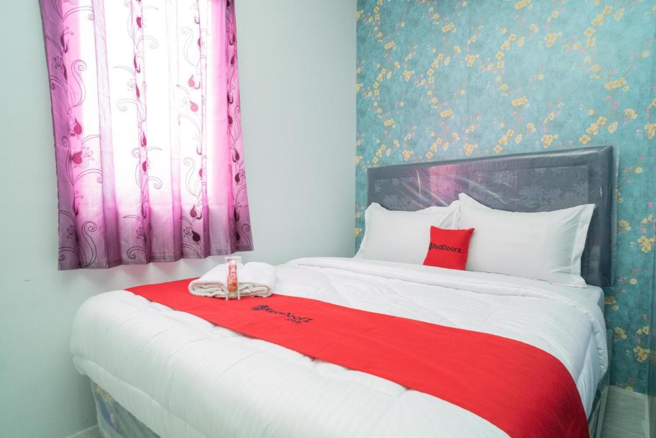 Reddoorz Plus Near Itc Cempaka Mas 2 Yakarta Exterior foto
