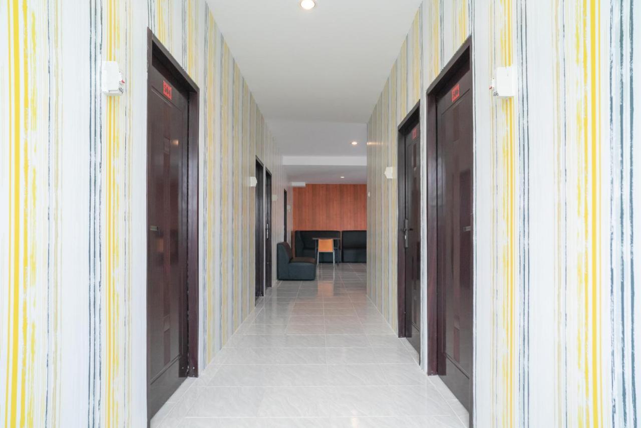 Reddoorz Plus Near Itc Cempaka Mas 2 Yakarta Exterior foto