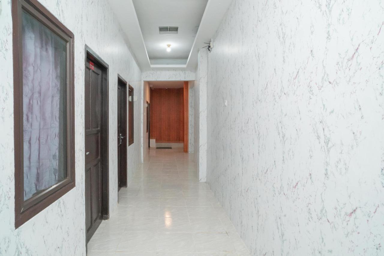 Reddoorz Plus Near Itc Cempaka Mas 2 Yakarta Exterior foto