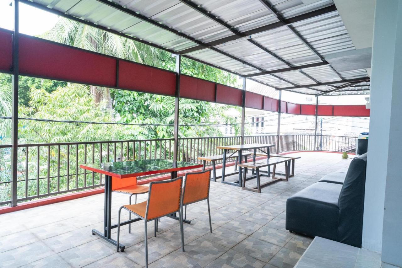 Reddoorz Plus Near Itc Cempaka Mas 2 Yakarta Exterior foto