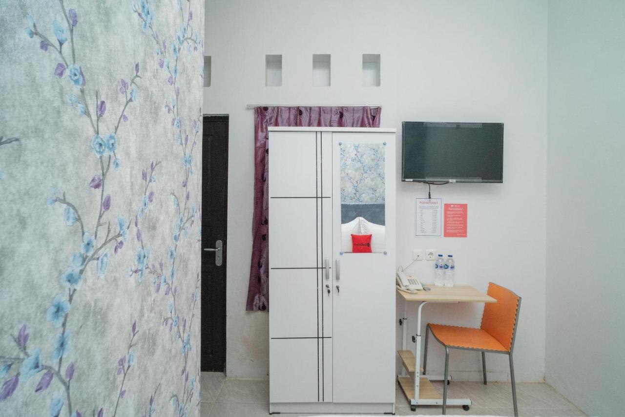 Reddoorz Plus Near Itc Cempaka Mas 2 Yakarta Exterior foto