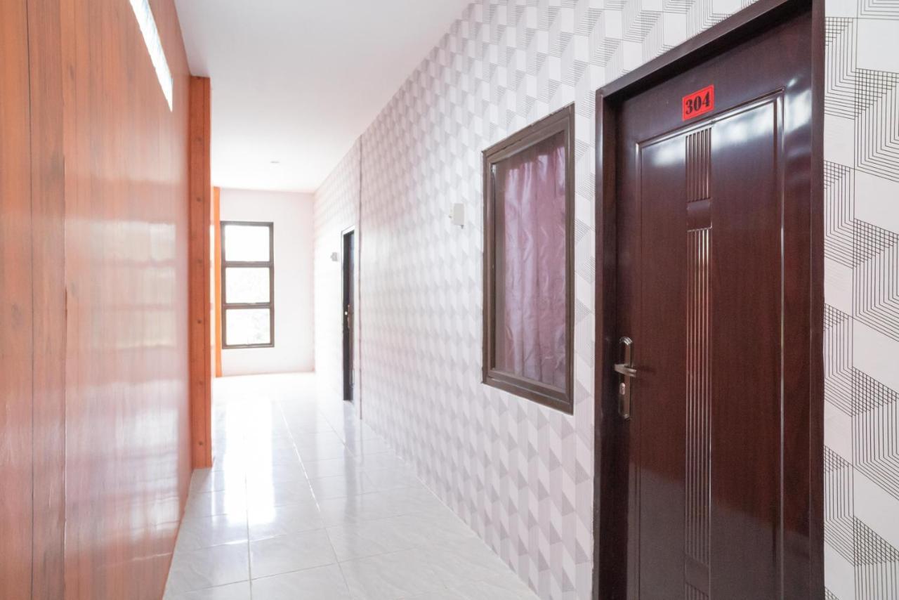 Reddoorz Plus Near Itc Cempaka Mas 2 Yakarta Exterior foto