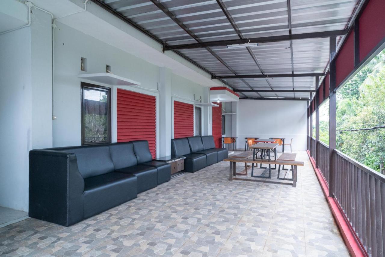 Reddoorz Plus Near Itc Cempaka Mas 2 Yakarta Exterior foto