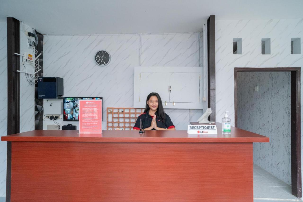 Reddoorz Plus Near Itc Cempaka Mas 2 Yakarta Exterior foto