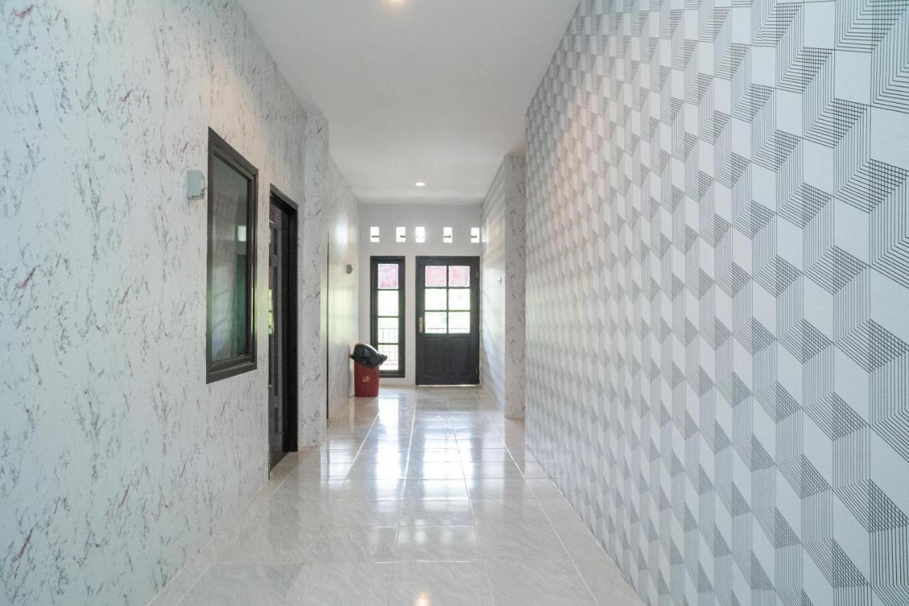 Reddoorz Plus Near Itc Cempaka Mas 2 Yakarta Exterior foto