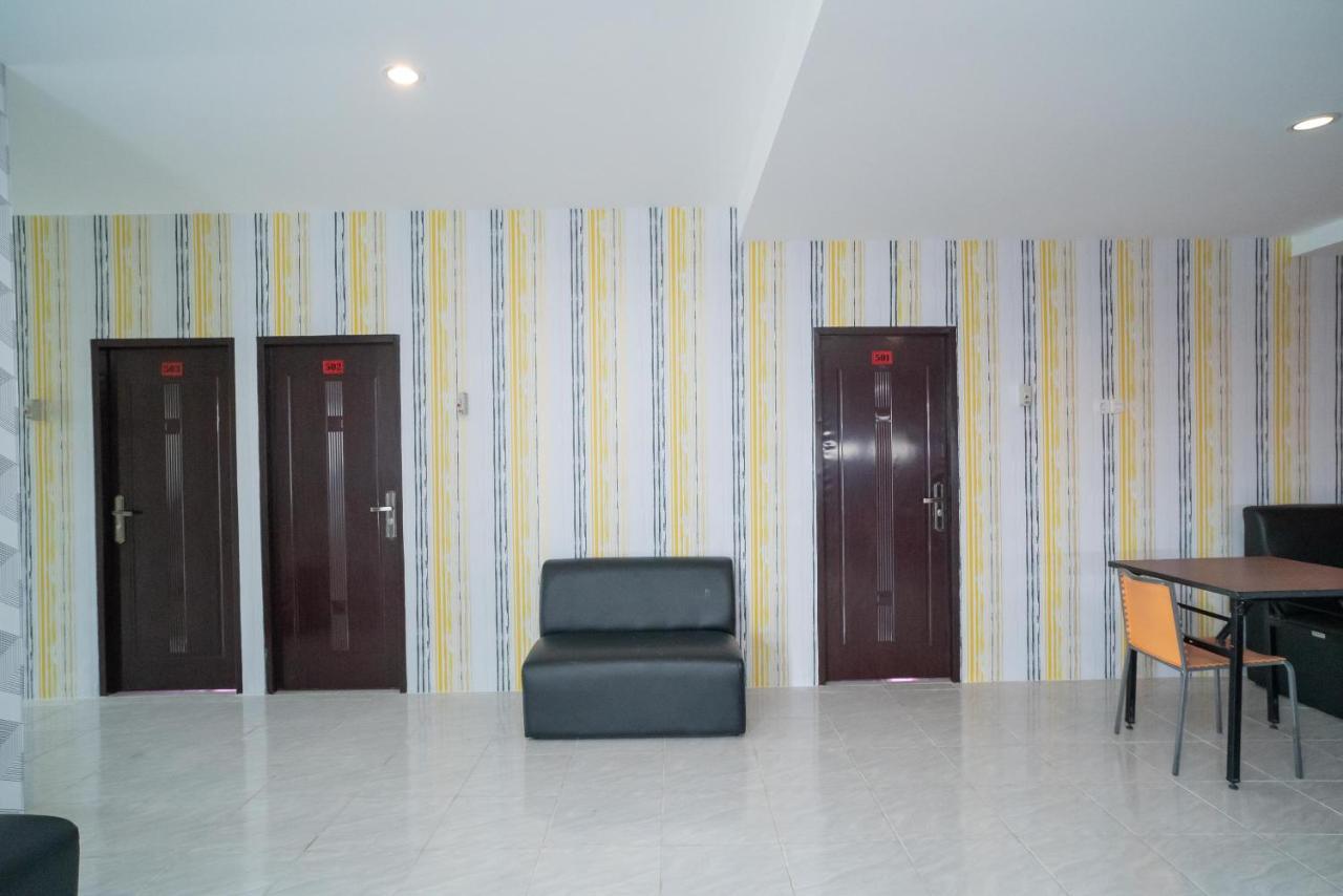 Reddoorz Plus Near Itc Cempaka Mas 2 Yakarta Exterior foto