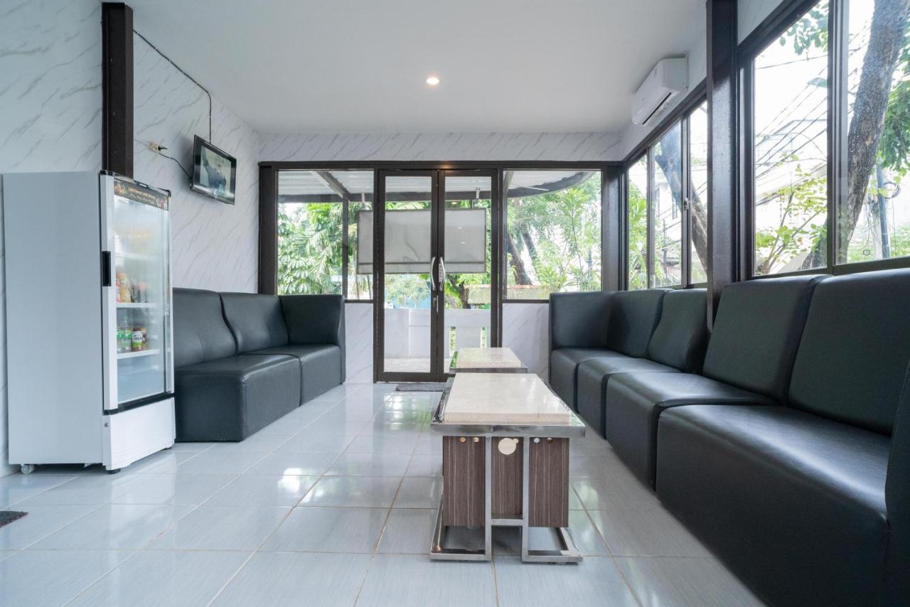 Reddoorz Plus Near Itc Cempaka Mas 2 Yakarta Exterior foto