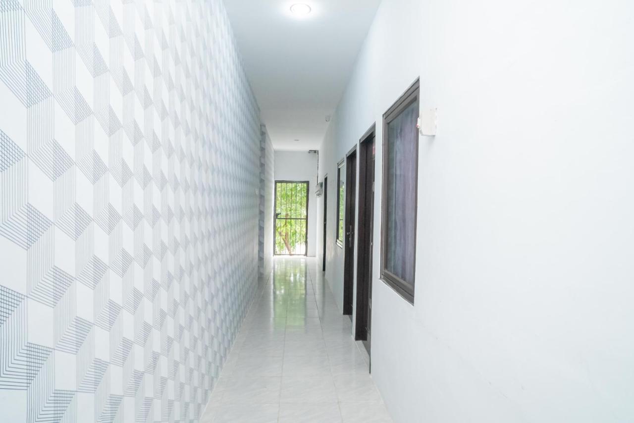 Reddoorz Plus Near Itc Cempaka Mas 2 Yakarta Exterior foto